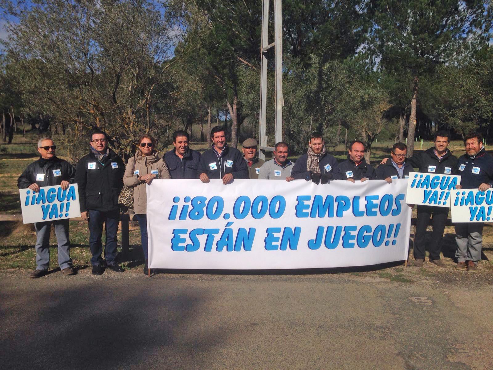 Miembros de la Plataforma en Doñana, ante la visita de la presidenta de la Junta