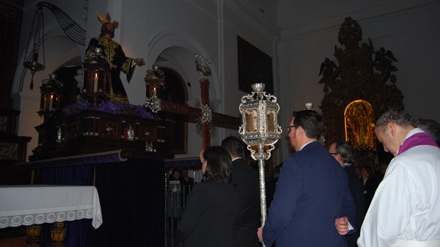 Vía crucis por el interior de Santa María Magdalena / L.M.