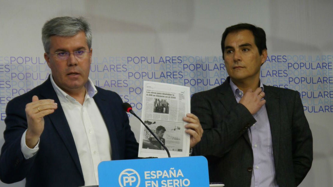 José Enrique Fernández de Moya, a la izquierda, y José Antonio Nieto.