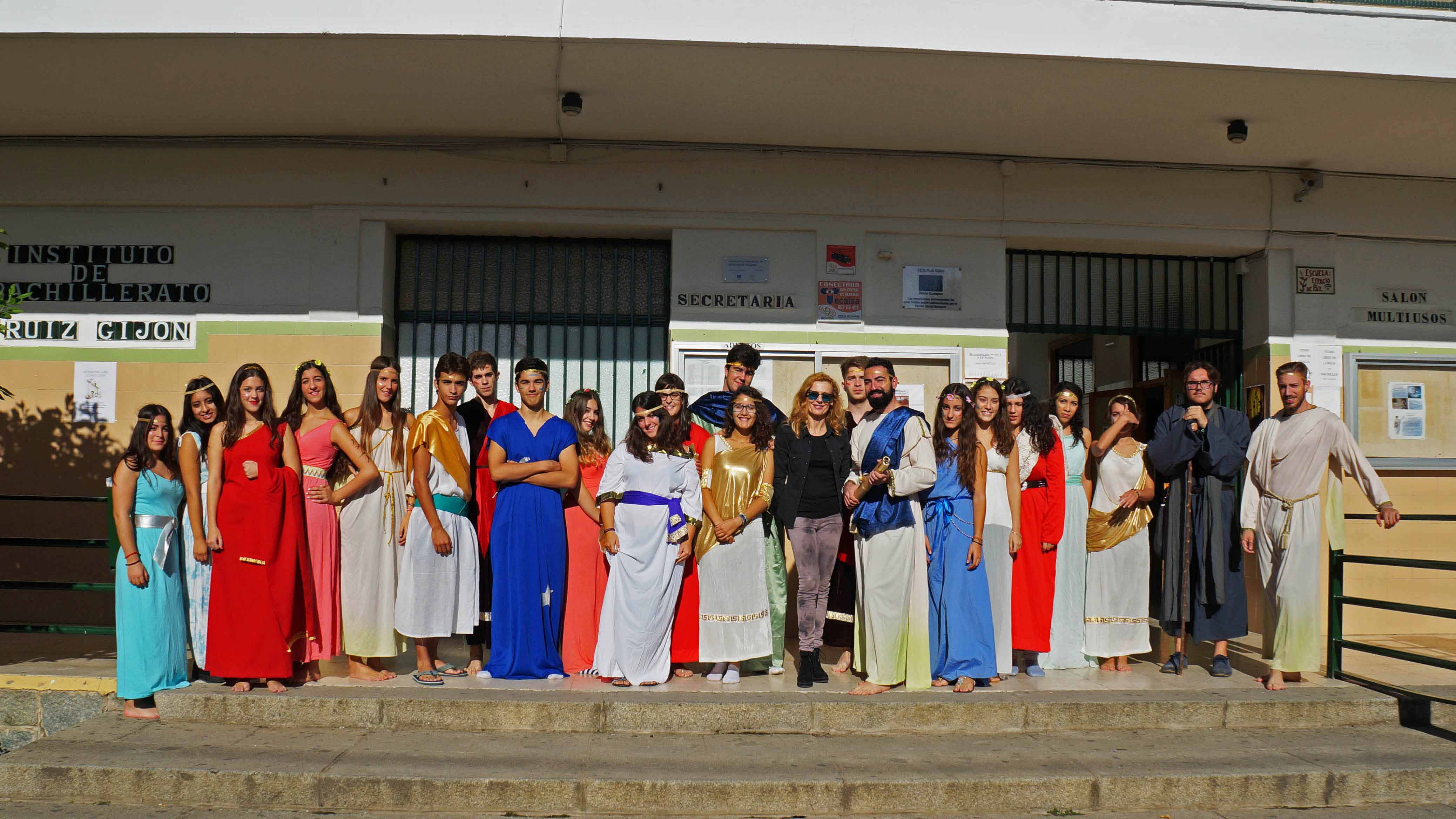 Los alumnos del Ruiz Gijón de Utrera rinden homenaje a la Grecia Clásica