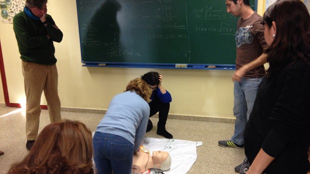 Curso de técnicas de reanimación en el CEIP García Lorca / ABC