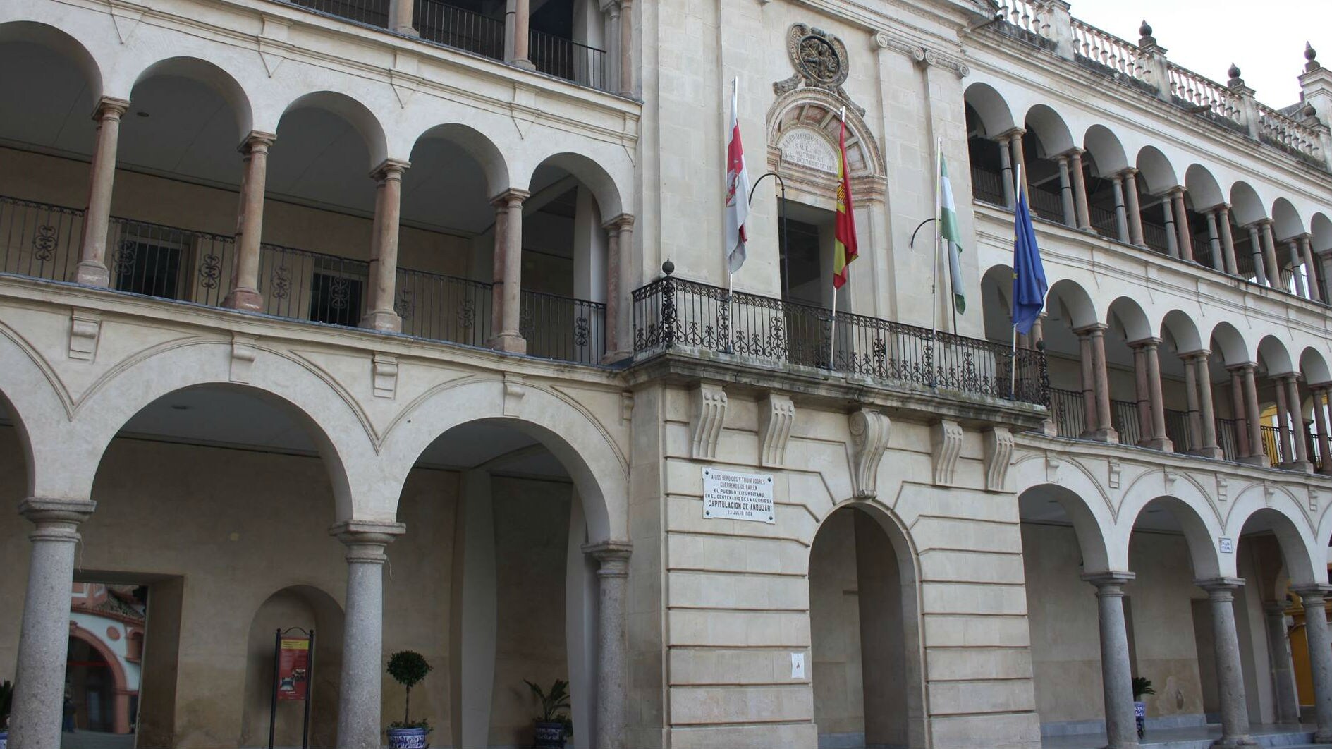 Fachada del Ayuntamiento de Andújar.