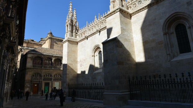 Accesos a la Capilla Real, en el centro de Granada