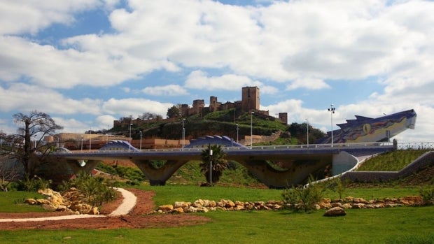 El Ayuntamiento quiere mejorar la comunicación entre el Castillo y el Puente del Dragón