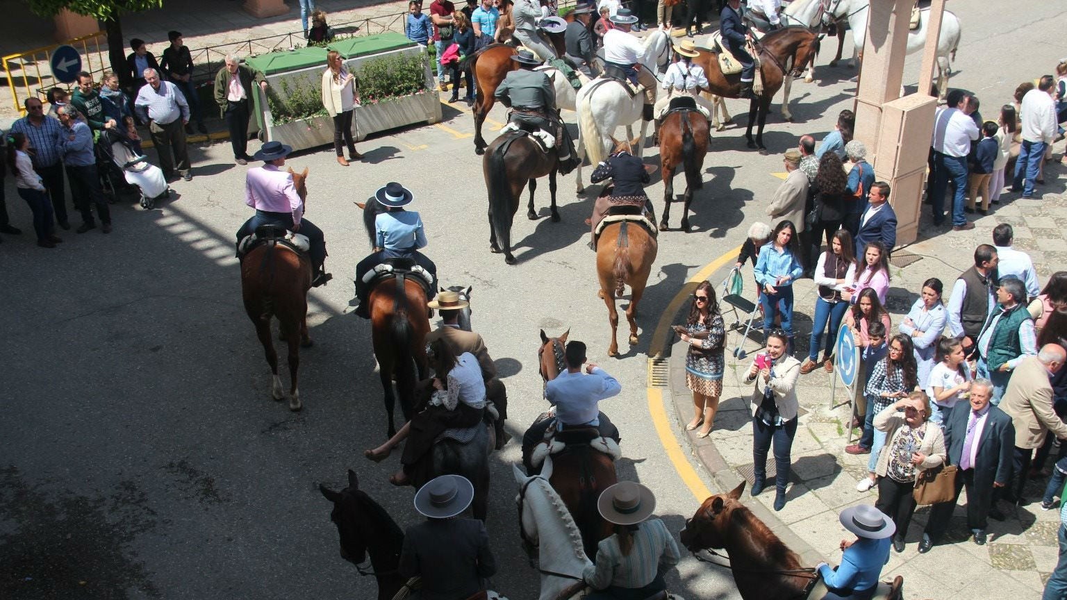 Jinetes parten de Andújar hacia el Santuario de la Virgen de la Cabeza.