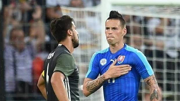 El eslovako Hamsik celebra un gol en un amistoso ante Alemania.