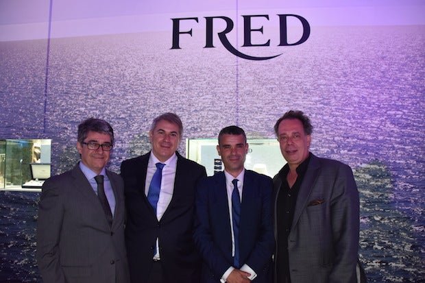 Autoridades y organizadores en la presentación de Fred.