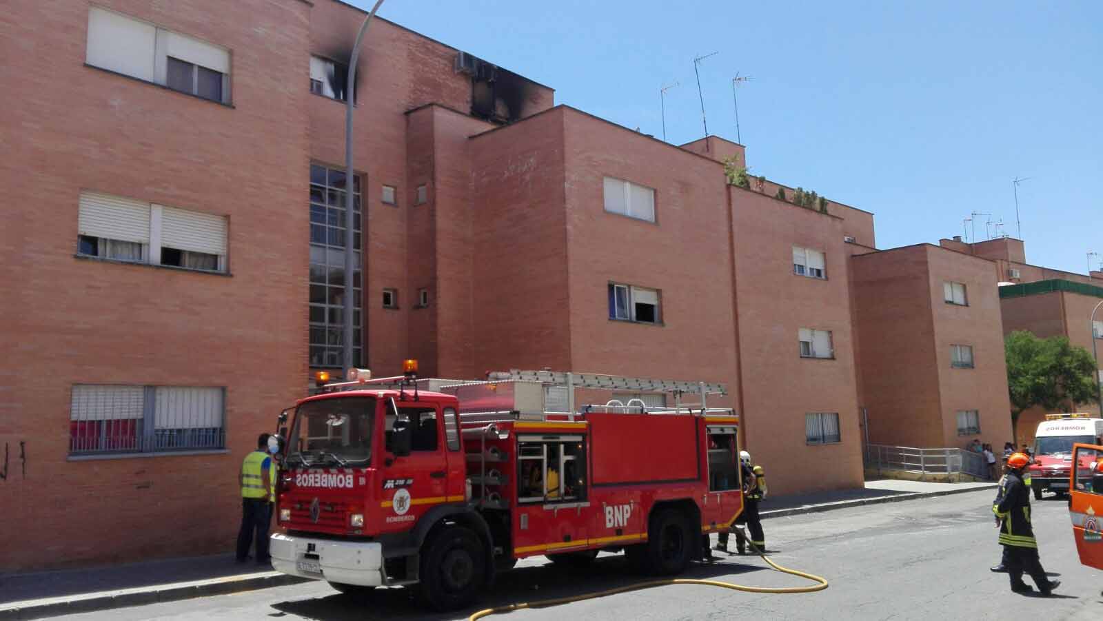 Los bomberos acudieron rápidamente al lugar de los hecho