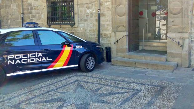 Fachada de la comisaría de la policía nacional de Úbeda.