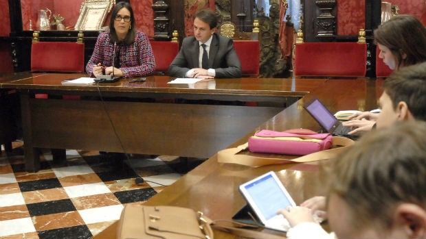 María Francés en una rueda de prensa cuando era responsable de la Policía Local de Granada