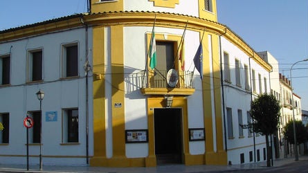 Fachada del Ayuntamiento de Peal de Becerro.