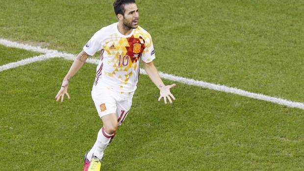 Cesc Fábregas celebra un gol.