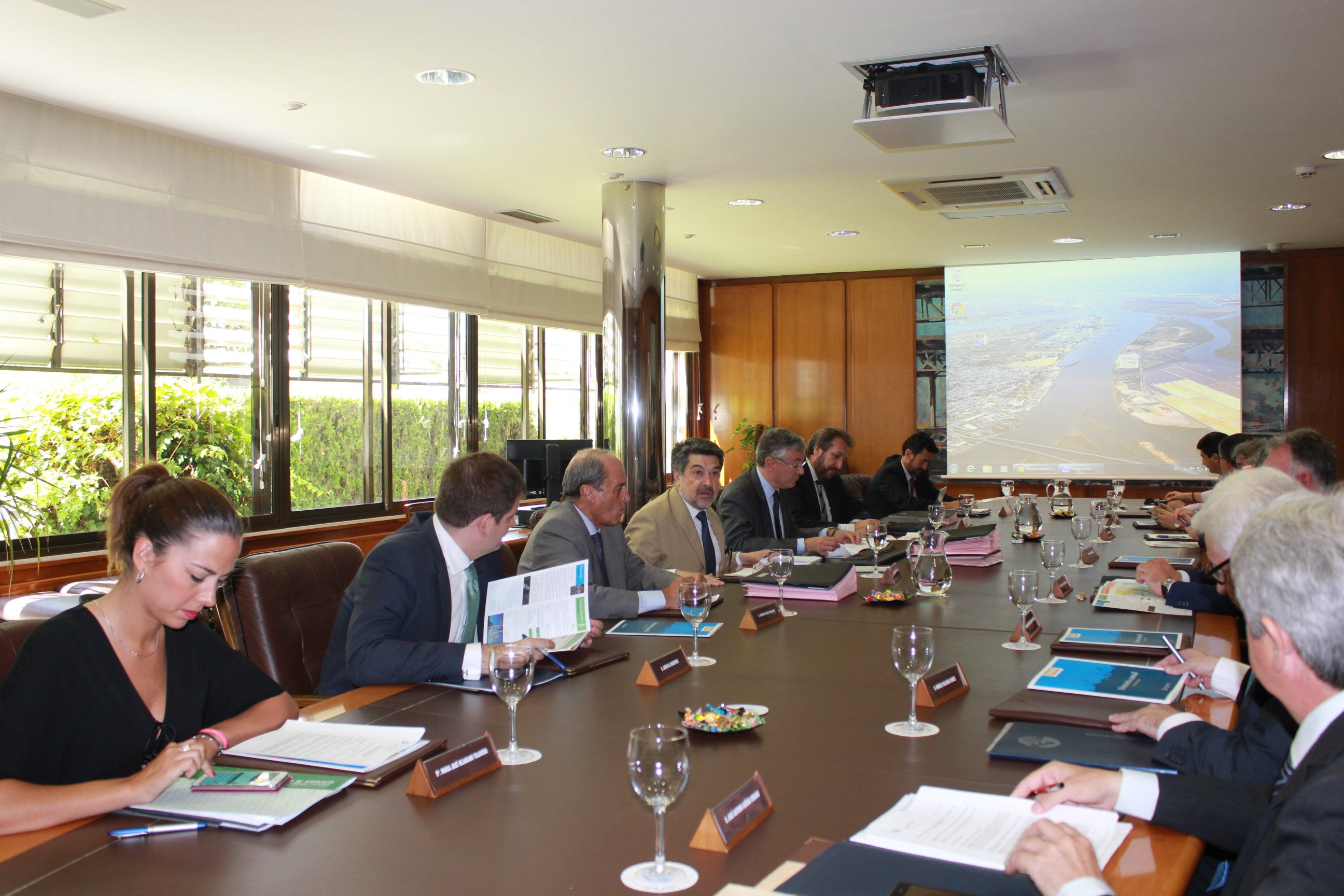 Un momento de la reunión del Consejo de Administración del Puerto