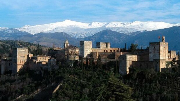 La Alhambra, cuya gestión está bajo sospecha, es el principal atractivo de Granada