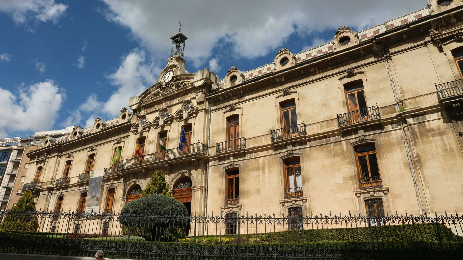 La Diputación de Jaén contraviene a la RAE al priorizar el femenino en su lenguaje oficial