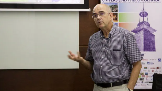 El biólogo Jesús Pinilla ha participado en los cursos de verano de la Olavide en Carmona