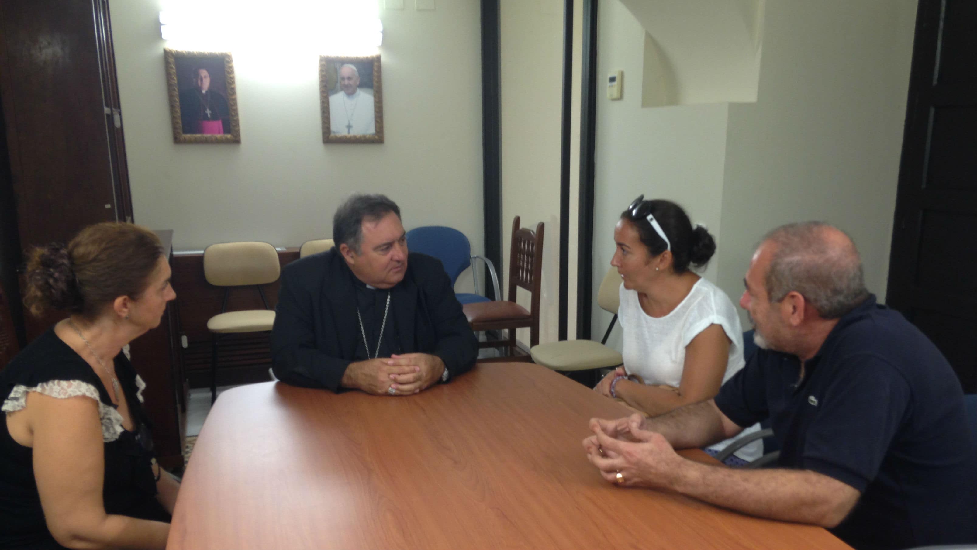 El Obispo de Jerez es su encuentro con afectados por el ERE municipal