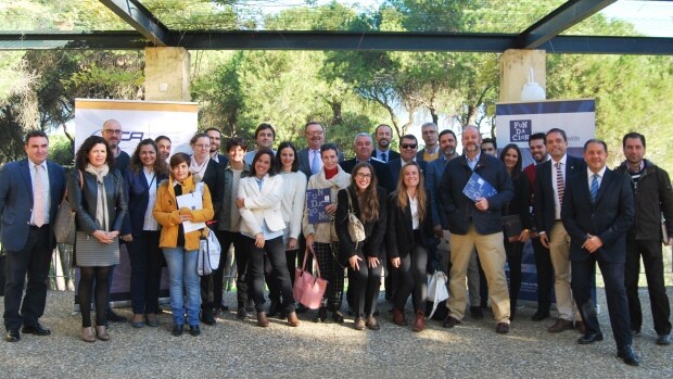 Emprendedores de la UPO y empresarios han mantenido un encuentro en Alcalá