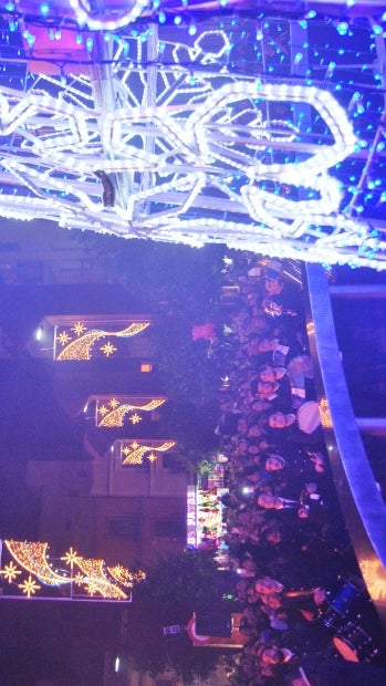 El encendido del alumbrado tuvo lugar en la Plaza de la Almazara