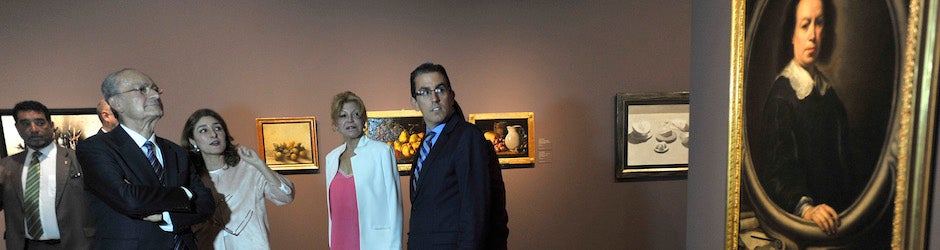 Carmen Thyssen con las autoridades en la exposición