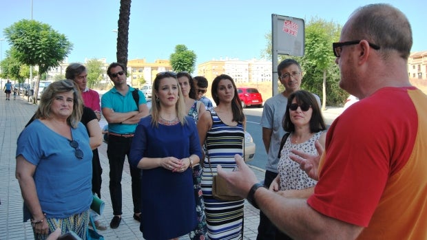 Los padres expusieron las necesidades educativas de la ciudad a la delegada de Educación y a la alcaldesa