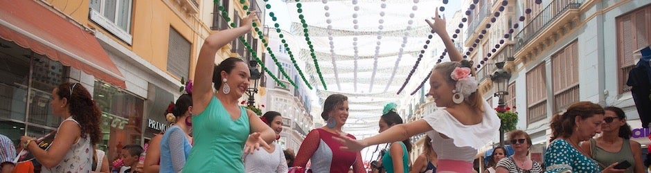 La fiesta y el baile tomó el sábado el centro de Málaga