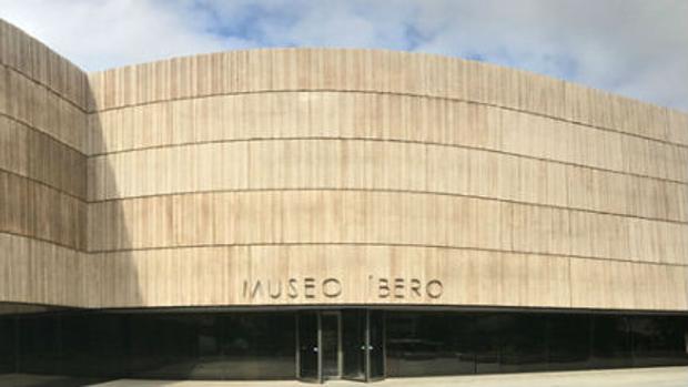 El Rey inaugura el Museo Íbero, nuevo emblema cultural de Jaén