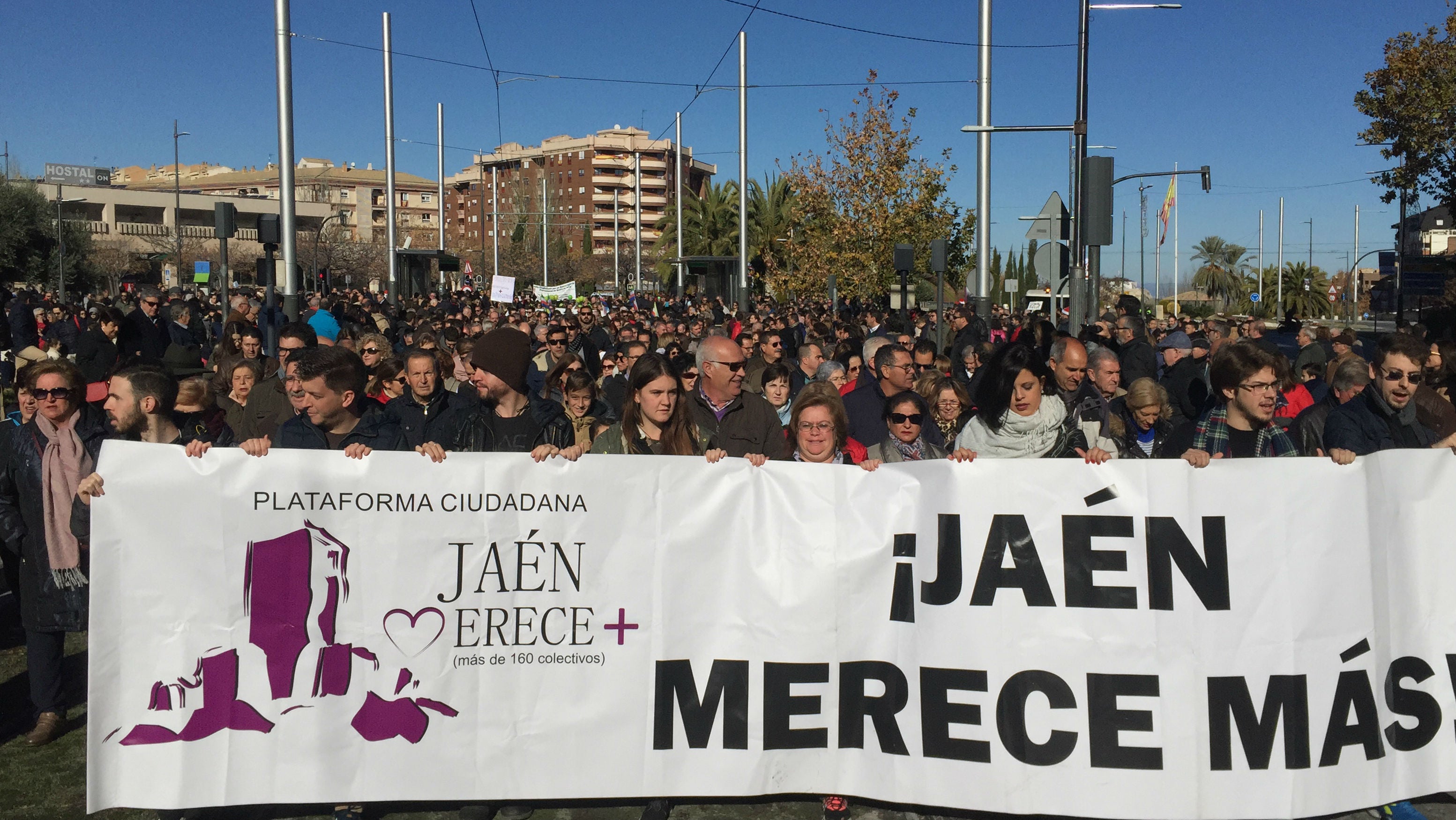 Casi 10.000 personas se manifiestan contra la discriminación política de Jaén