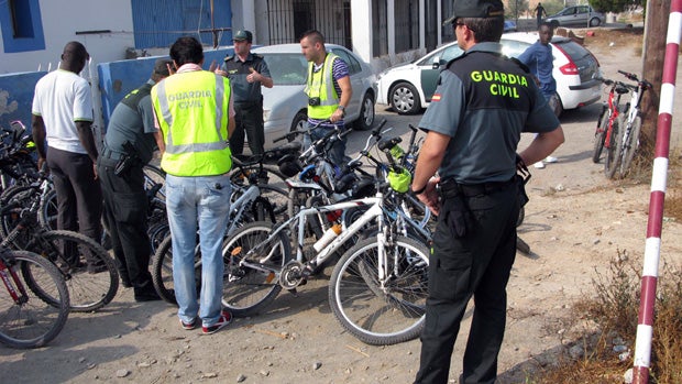 Buscan a un ladrón de bicicletas y lo encuentran en la cárcel