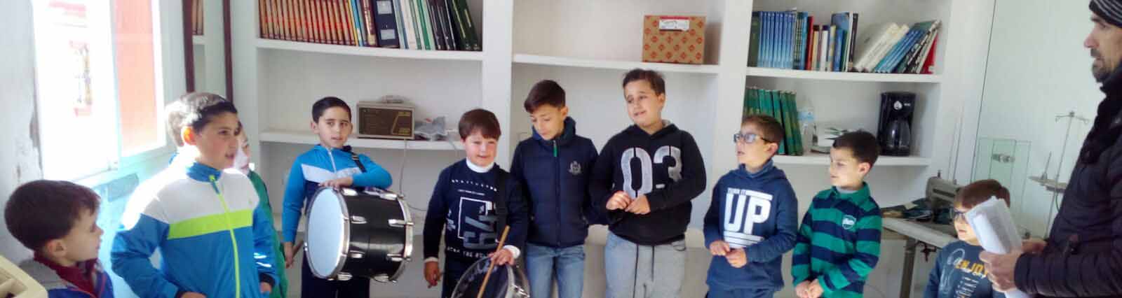 Los niños aprenden Carnaval en esta particular escuela de Los Molares