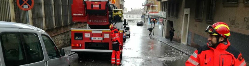 El viento ha provocado desprendimientos en varias zonas de la ciudad