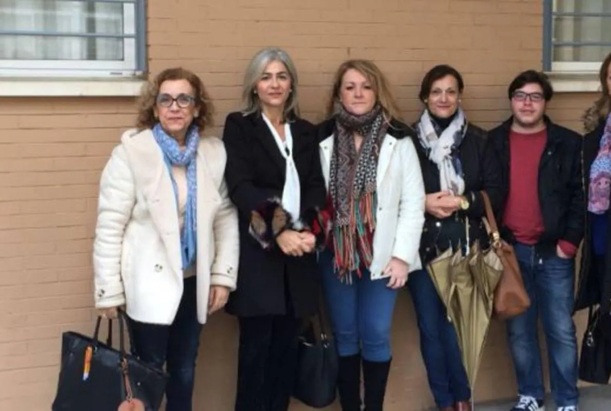 Responsables del PP de Alcalá y de Sevilla han visitado dos de los institutos de la localidad