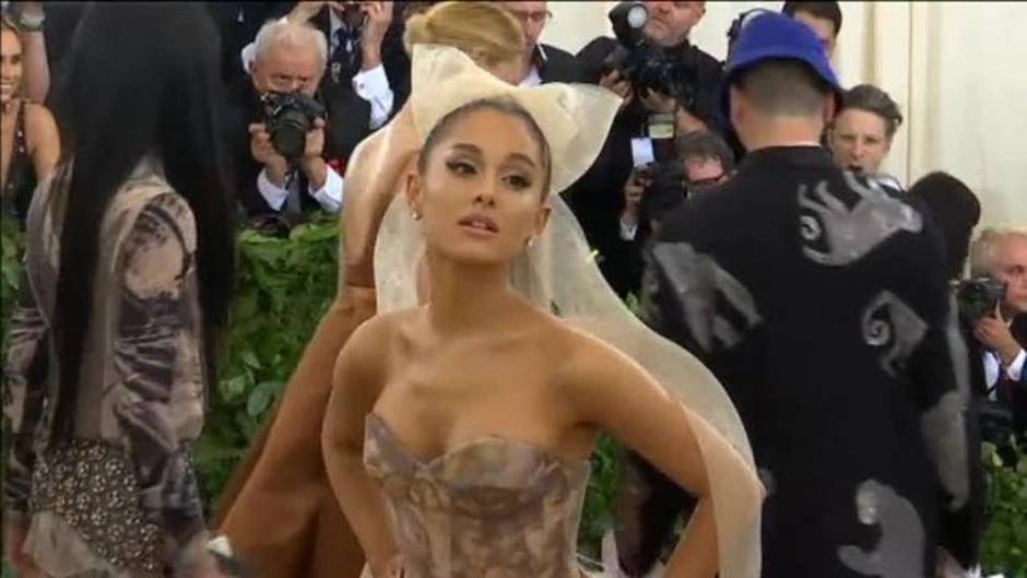 Vírgenes, santas y novicias invaden la gala del Met