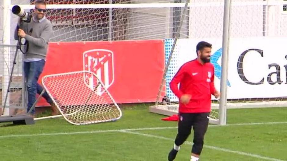Vuelta al trabajo de Juanfran en el primer entrenamiento de la semana