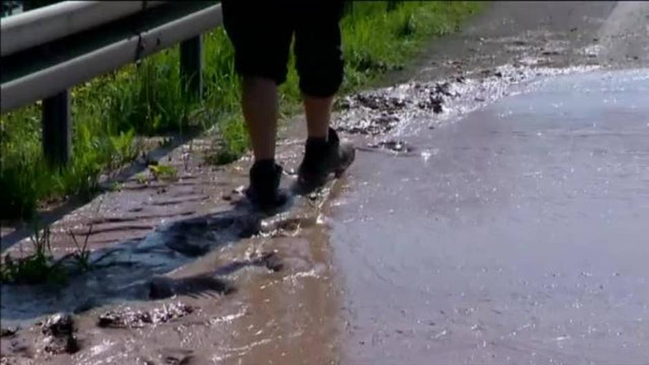 En vídeo: Doce toneladas de chocolate inundan una autopista de Polonia