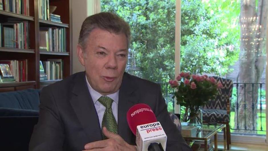 Santos augura un cambio en Venezuela: "El régimen se desmorona"