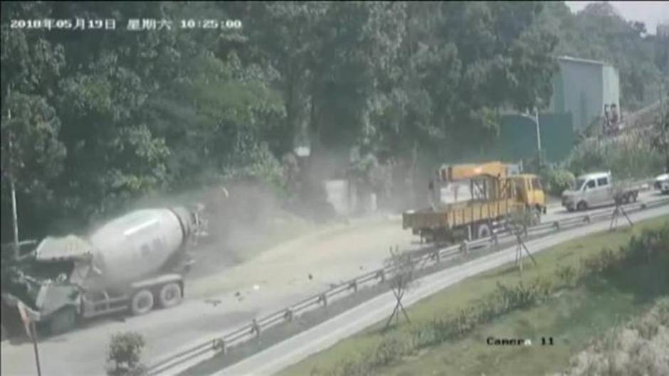 Accidente provocado por un camión grúa