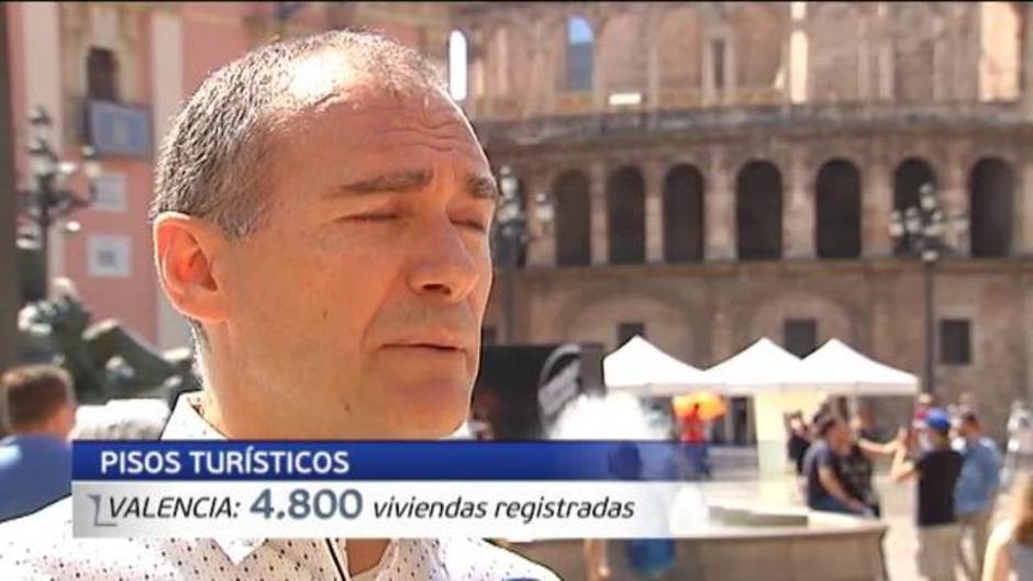 Las viviendas de uso turístico saturan las ciudades y colaboran con la burbuja del alquiler, según los expertos