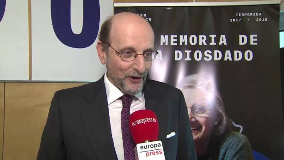 Descubren la placa 'Plazuela de Ana Diosdado' en Madrid