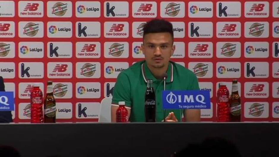 Cristian Ganea, presentado con el Athletic