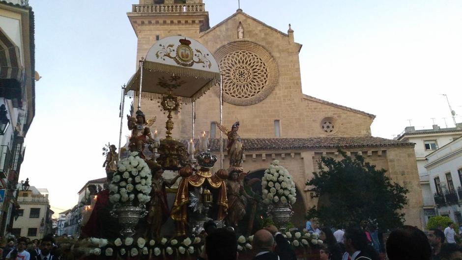 El jueves de Corpus Christi se mantiene en Córdoba con Ánimas