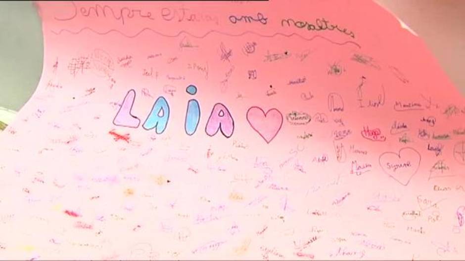 Centenares de vecinos de Vilanova se concentran para condenar el asesinato de la niña de 13 años