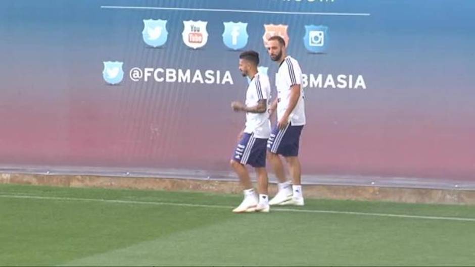 Argentina entrena en Barcelona bajo el diluvio universal