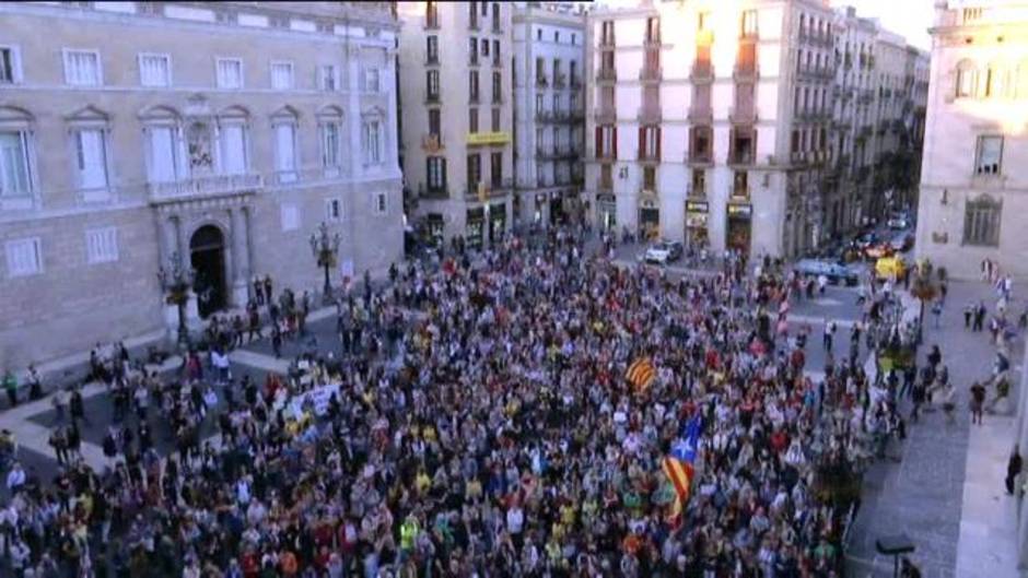 Pedro Sánchez y Quim Torra hablan por teléfono y acuerdan «verse muy pronto»