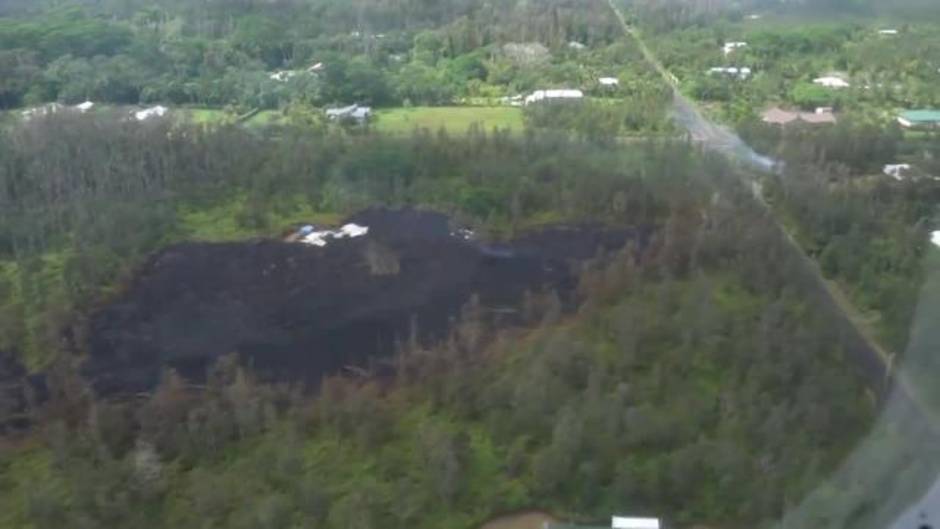 El volcán Kilauea lanza un nuevo flujo de roca fundida