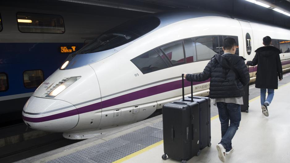 Demoledor informe de Europa sobre el AVE español: sobrecostes, falta de pasajeros y politizado