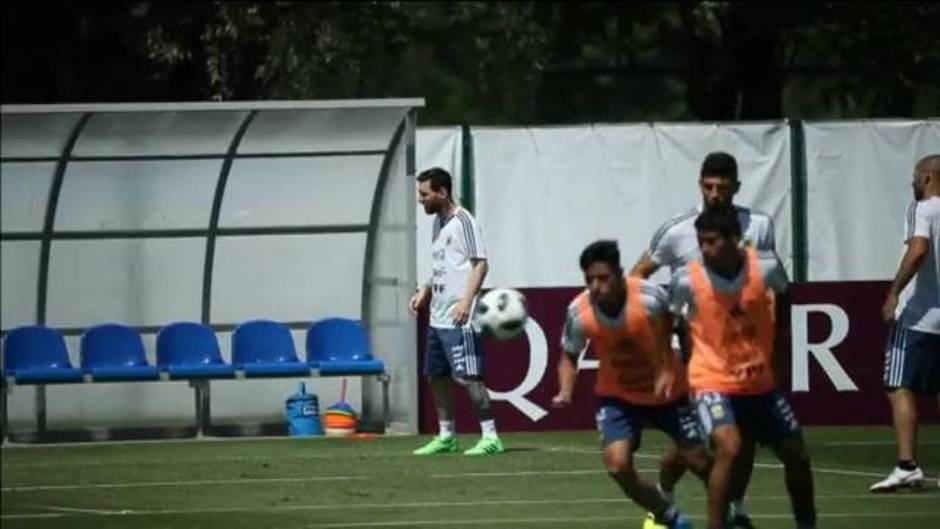 Argentina entrena con la mente puesta en la selección francesa