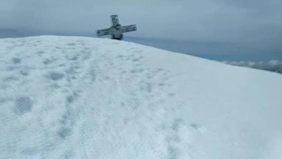 Las aglomeraciones en el pico del Aneto suponen un riesgo para la seguridad