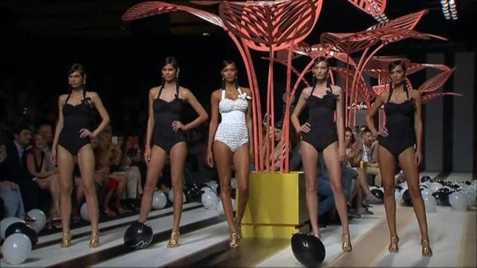 El primer bañador de Dolores Cortés conquista la MBFWM