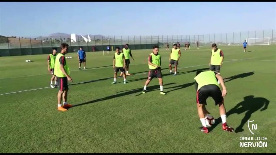 Entrenamiento vespertino del Sevilla en Benidorm